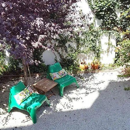 Apartment With Private Garden - Central Location Lisbon Exterior photo